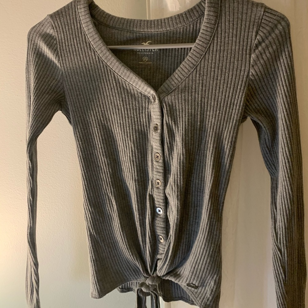 Hollister V-neck button-down longsleeve shirt